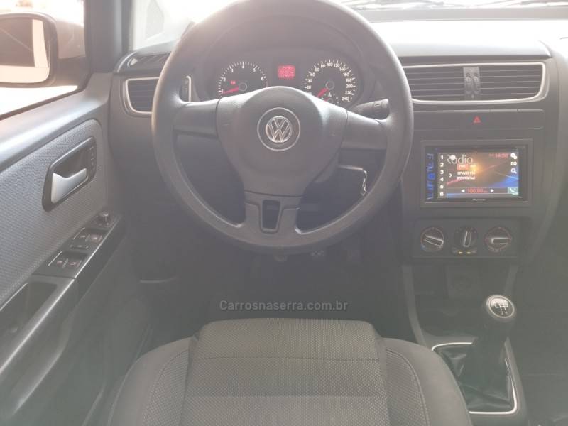 VOLKSWAGEN - FOX - 2011/2012 - Branca - R$ 38.900,00
