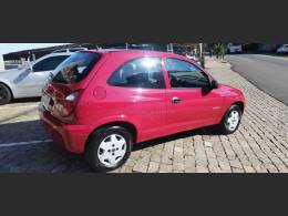 CHEVROLET - CELTA - 2010/2011 - Vermelha - R$ 25.900,00