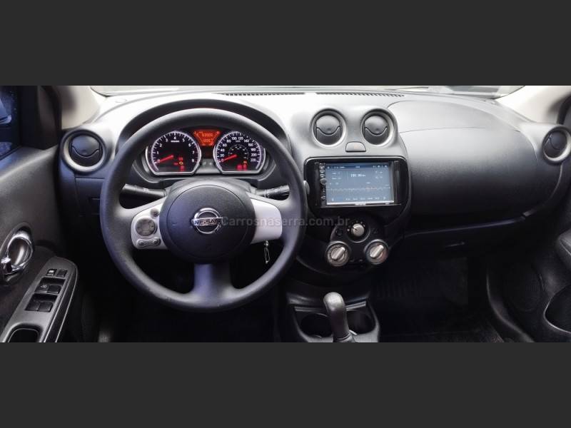 NISSAN - VERSA - 2014/2014 - Prata - R$ 41.900,00