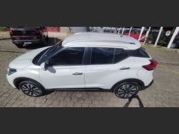 NISSAN - KICKS - 2017/2018 - Branca - R$ 83.500,00