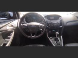 FORD - FOCUS - 2015/2016 - Branca - R$ 57.500,00