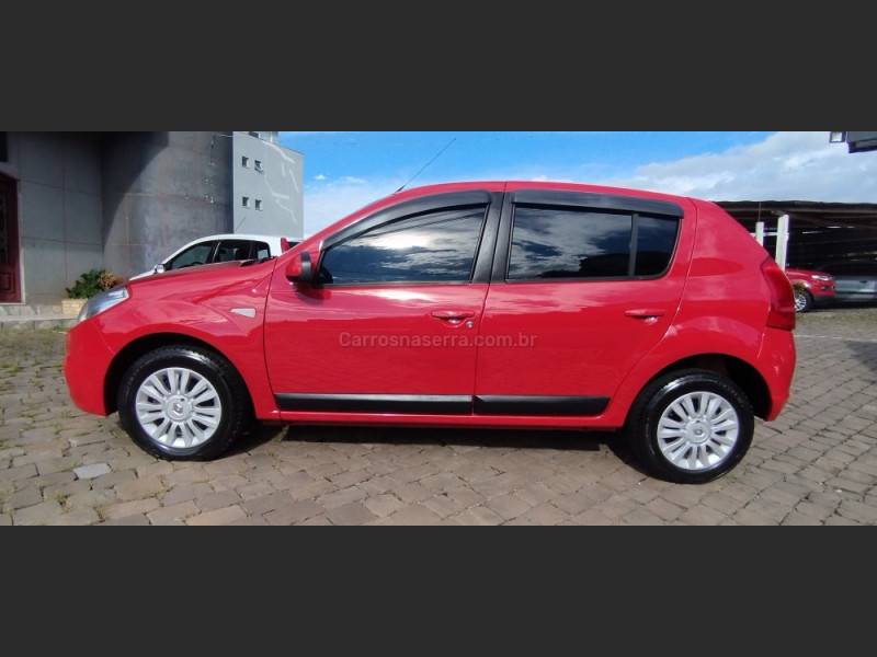RENAULT - SANDERO - 2011/2012 - Vermelha - R$ 34.900,00
