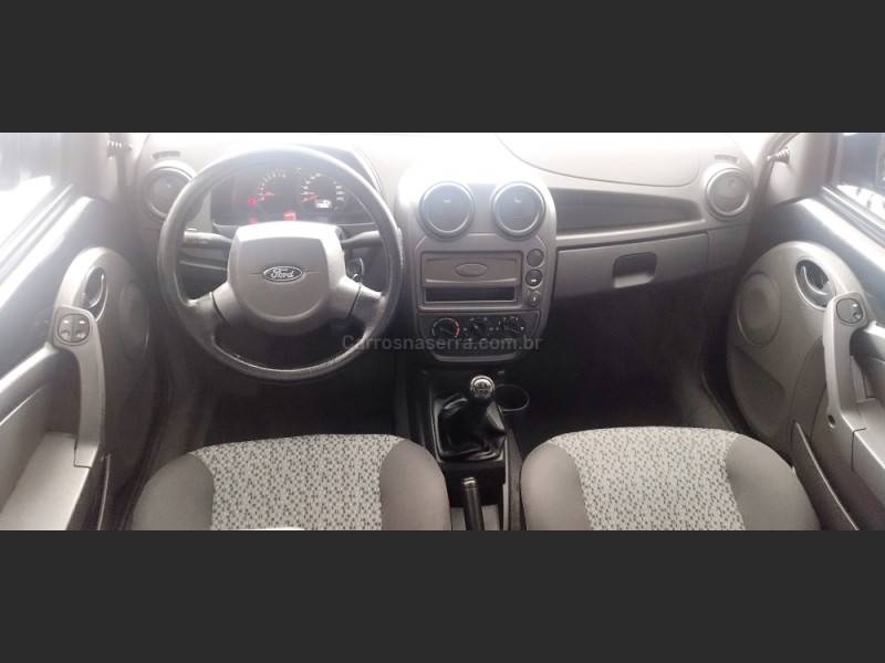 FORD - KA - 2011/2012 - Preta - R$ 23.500,00