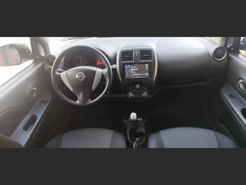 NISSAN - MARCH - 2015/2016 - Prata - R$ 45.900,00