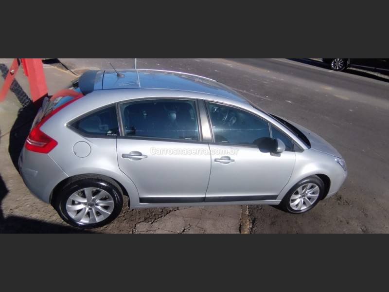 CITROËN - C4 - 2010/2011 - Prata - R$ 32.900,00