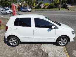 VOLKSWAGEN - FOX - 2011/2012 - Branca - R$ 38.900,00