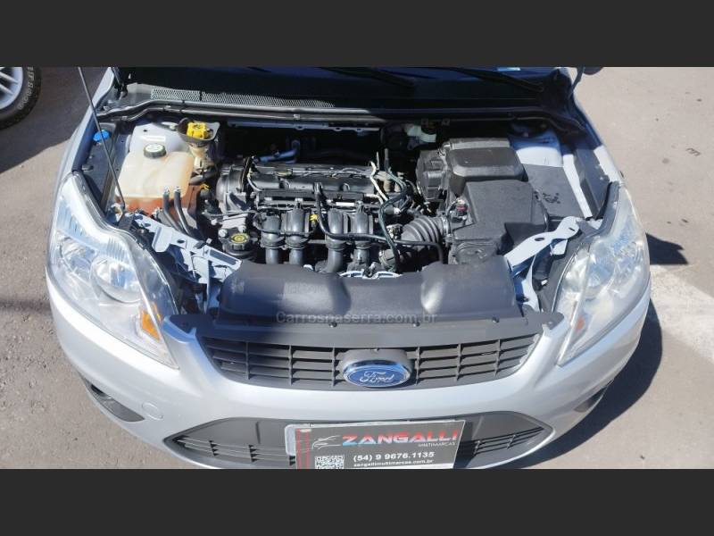 FORD - FOCUS - 2012/2013 - Prata - R$ 43.900,00