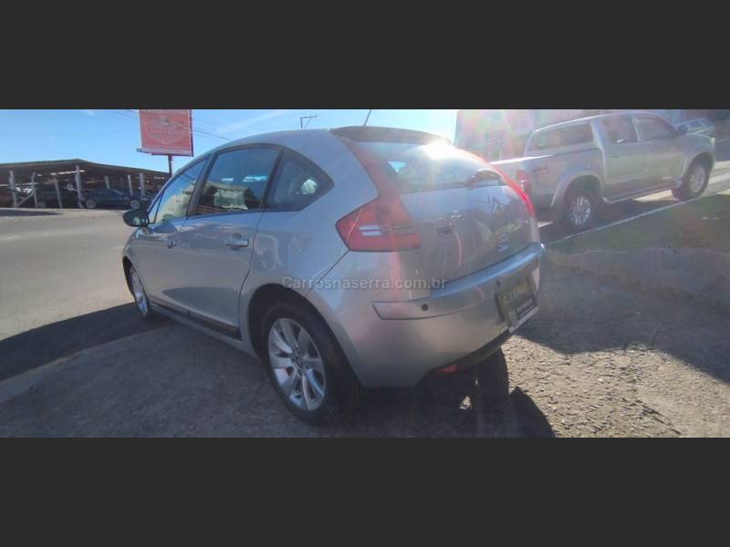 CITROËN - C4 - 2010/2011 - Prata - R$ 32.900,00