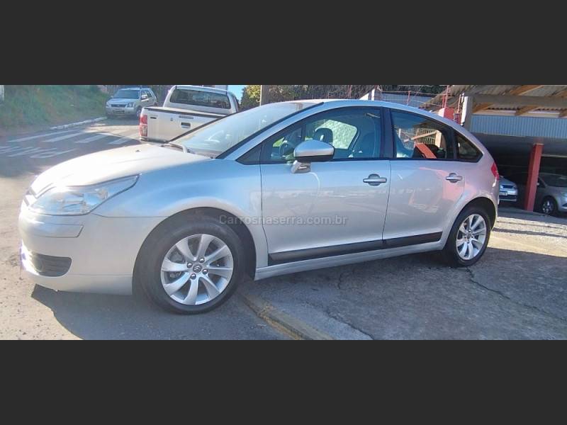 CITROËN - C4 - 2010/2011 - Prata - R$ 32.900,00