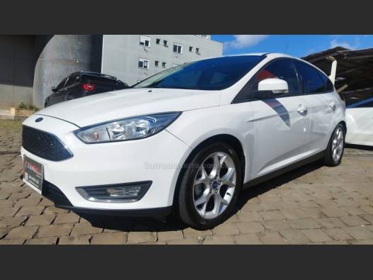 FORD - FOCUS - 2015/2016 - Branca - R$ 60.000,00