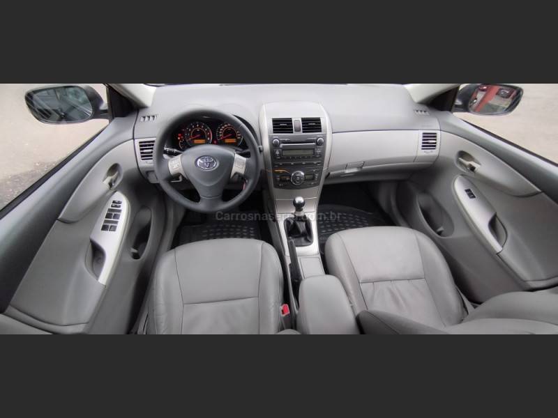 TOYOTA - COROLLA - 2008/2009 - Preta - R$ 54.500,00