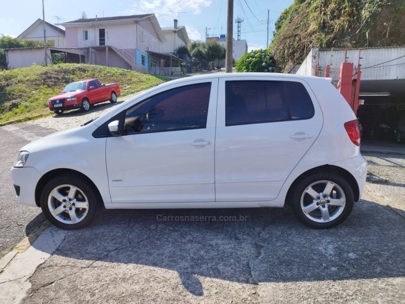 VOLKSWAGEN - FOX - 2011/2012 - Branca - R$ 38.900,00