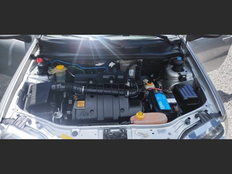 FIAT - PALIO - 2005/2005 - Prata - R$ 23.900,00