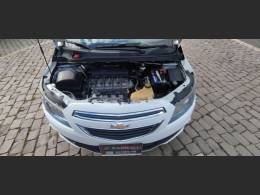 CHEVROLET - ONIX - 2015/2016 - Branca - R$ 55.900,00