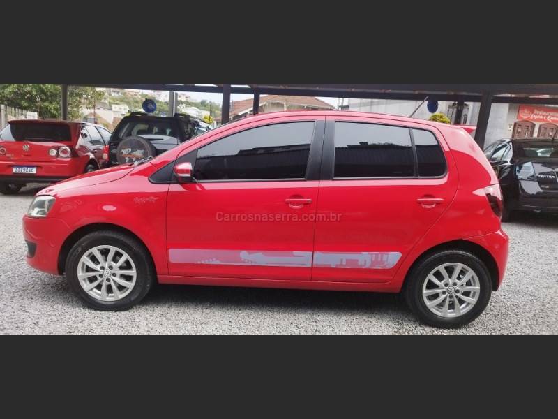 VOLKSWAGEN - FOX - 2013/2014 - Vermelha - R$ 49.900,00