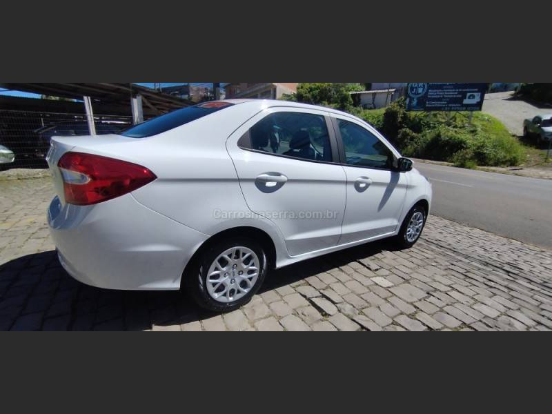 FORD - KA + - 2017/2018 - Branca - R$ 43.900,00