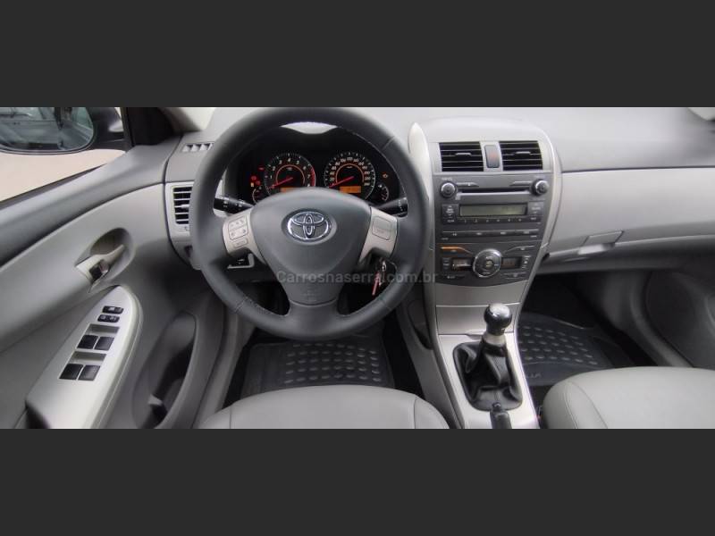 TOYOTA - COROLLA - 2008/2009 - Preta - R$ 54.500,00