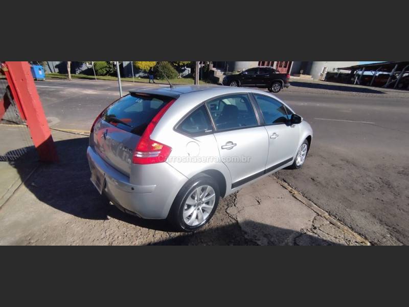 CITROËN - C4 - 2010/2011 - Prata - R$ 32.900,00