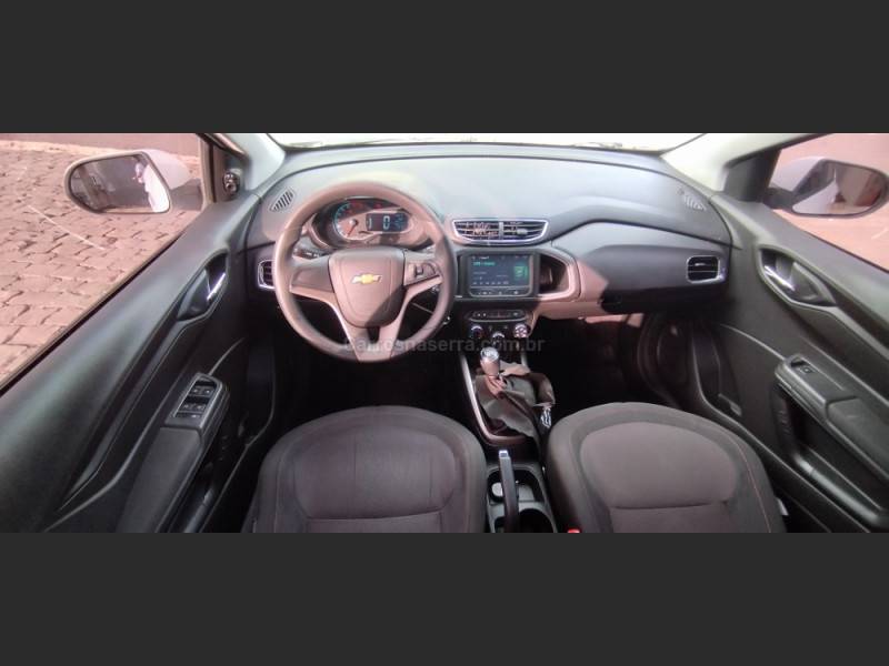 CHEVROLET - ONIX - 2015/2016 - Branca - R$ 55.900,00