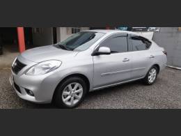 NISSAN - VERSA - 2014/2014 - Prata - R$ 41.900,00