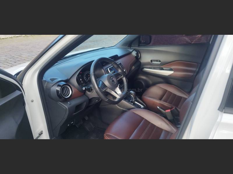 NISSAN - KICKS - 2017/2018 - Branca - R$ 83.500,00