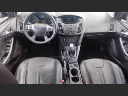 FORD - FOCUS - 2013/2014 - Preta - R$ 47.900,00