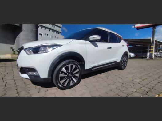 NISSAN - KICKS - 2017/2018 - Branca - R$ 83.500,00