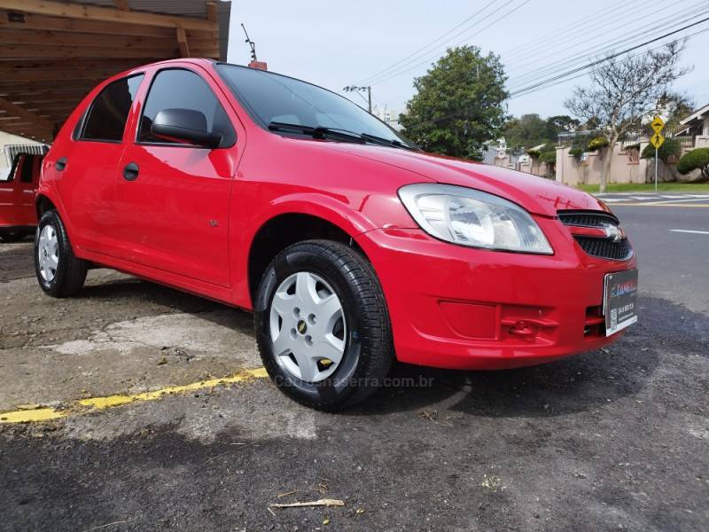 CHEVROLET - CELTA - 2011/2012 - Vermelha - R$ 31.900,00