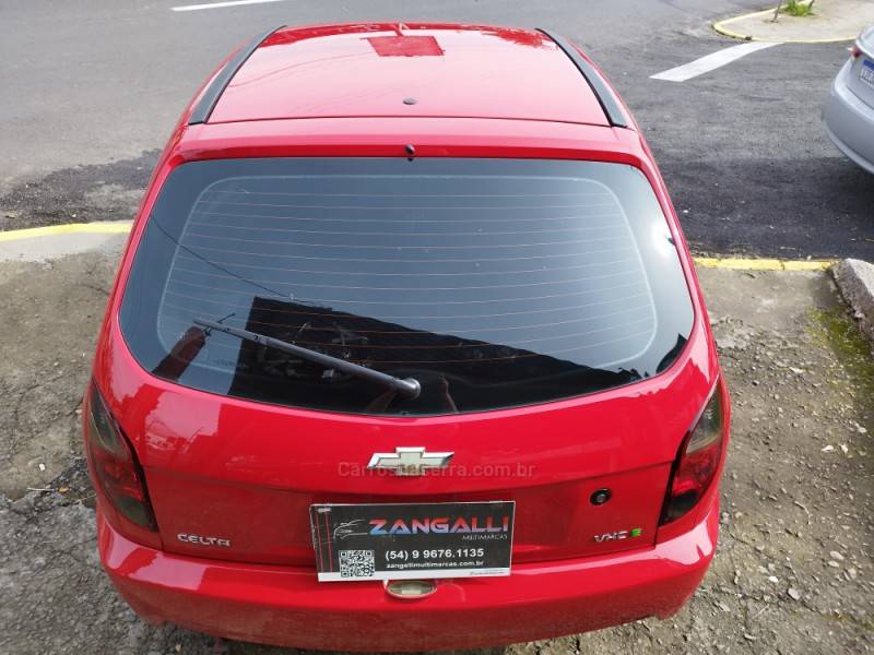 CHEVROLET - CELTA - 2011/2012 - Vermelha - R$ 31.900,00