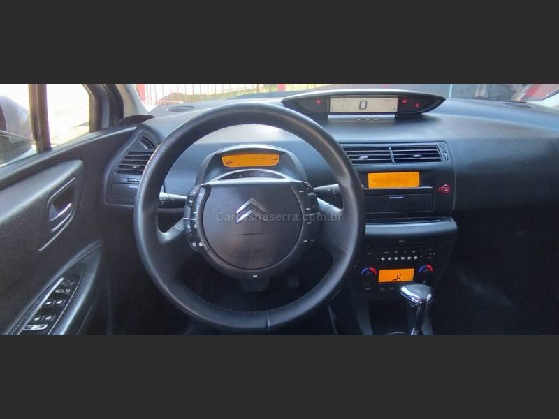 CITROËN - C4 - 2010/2011 - Prata - R$ 32.900,00