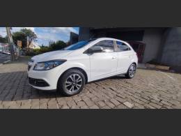 CHEVROLET - ONIX - 2015/2016 - Branca - R$ 55.900,00