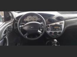 FORD - FOCUS - 2006/2007 - Preta - R$ 27.900,00