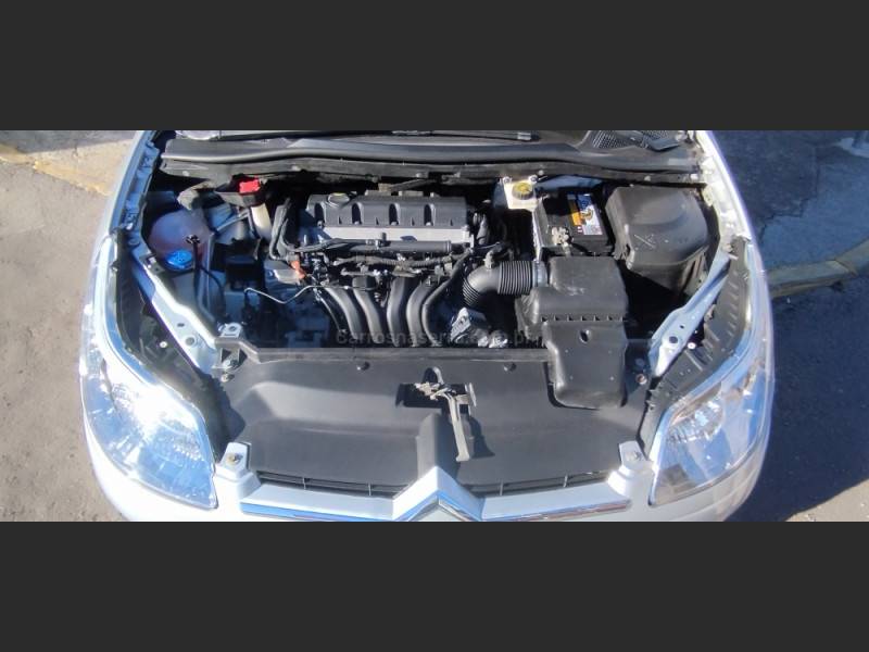 CITROËN - C4 - 2010/2011 - Prata - R$ 32.900,00