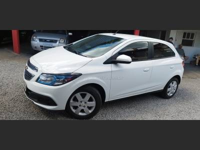 CHEVROLET - ONIX - 2012/2013 - Branca - R$ 43.900,00