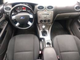 FORD - FOCUS - 2011/2012 - Prata - R$ 38.900,00