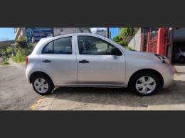 NISSAN - MARCH - 2015/2016 - Prata - R$ 45.900,00