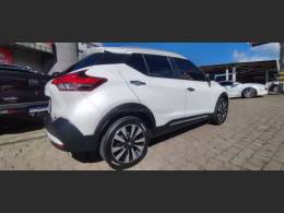 NISSAN - KICKS - 2017/2018 - Branca - R$ 83.500,00