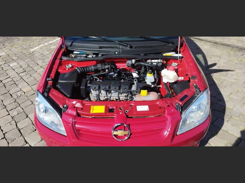 CHEVROLET - CELTA - 2010/2011 - Vermelha - R$ 25.900,00
