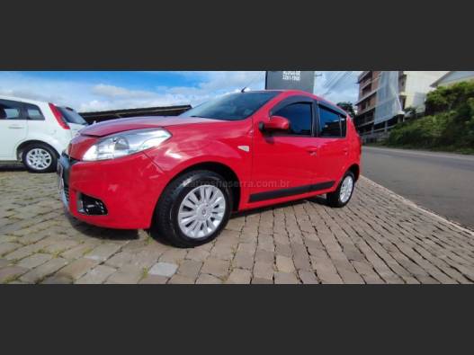 RENAULT - SANDERO - 2011/2012 - Vermelha - R$ 34.900,00