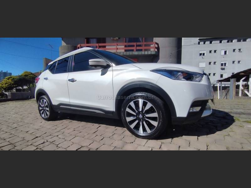 NISSAN - KICKS - 2017/2018 - Branca - R$ 83.500,00