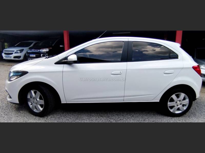 CHEVROLET - ONIX - 2012/2013 - Branca - R$ 43.900,00