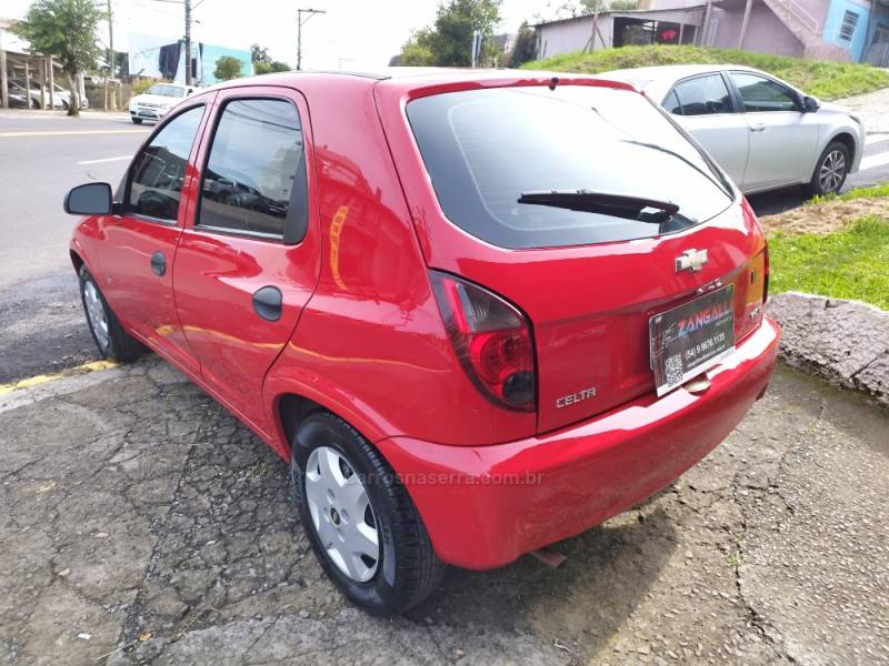 CHEVROLET - CELTA - 2011/2012 - Vermelha - R$ 31.900,00