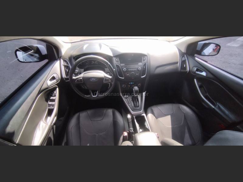 FORD - FOCUS - 2015/2016 - Branca - R$ 57.500,00